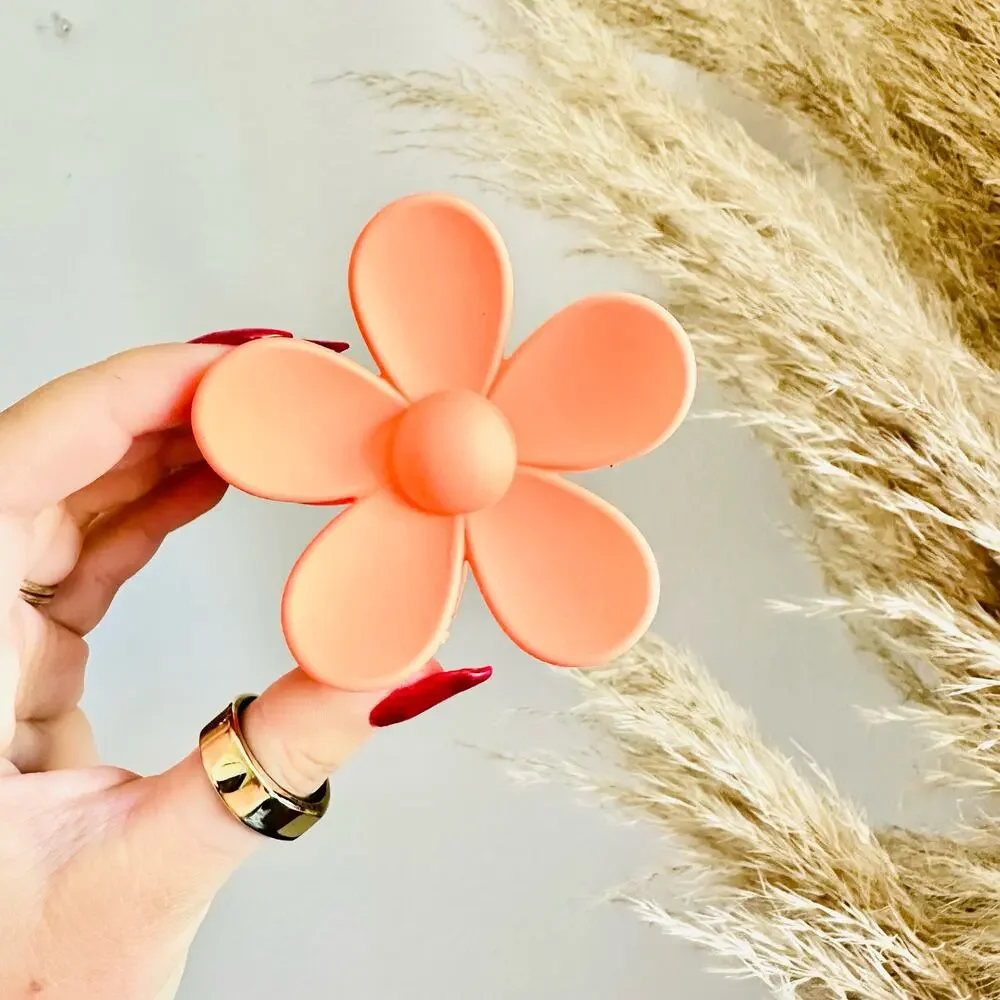 NEW FREE PEOPLE Bright Orange Daisy Flower Claw Clip Hair Retro Oversized Updo
